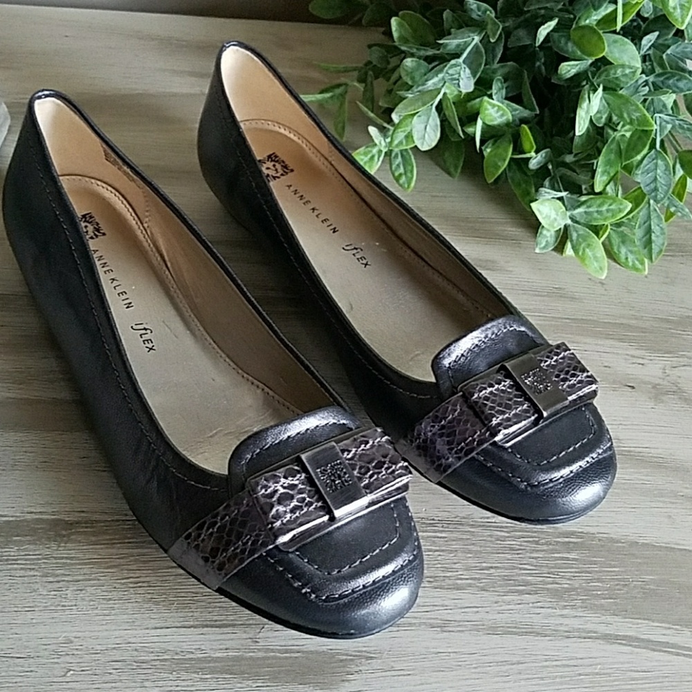 Anne Klein  iflex Heida Metallic Silver Flats 9.5